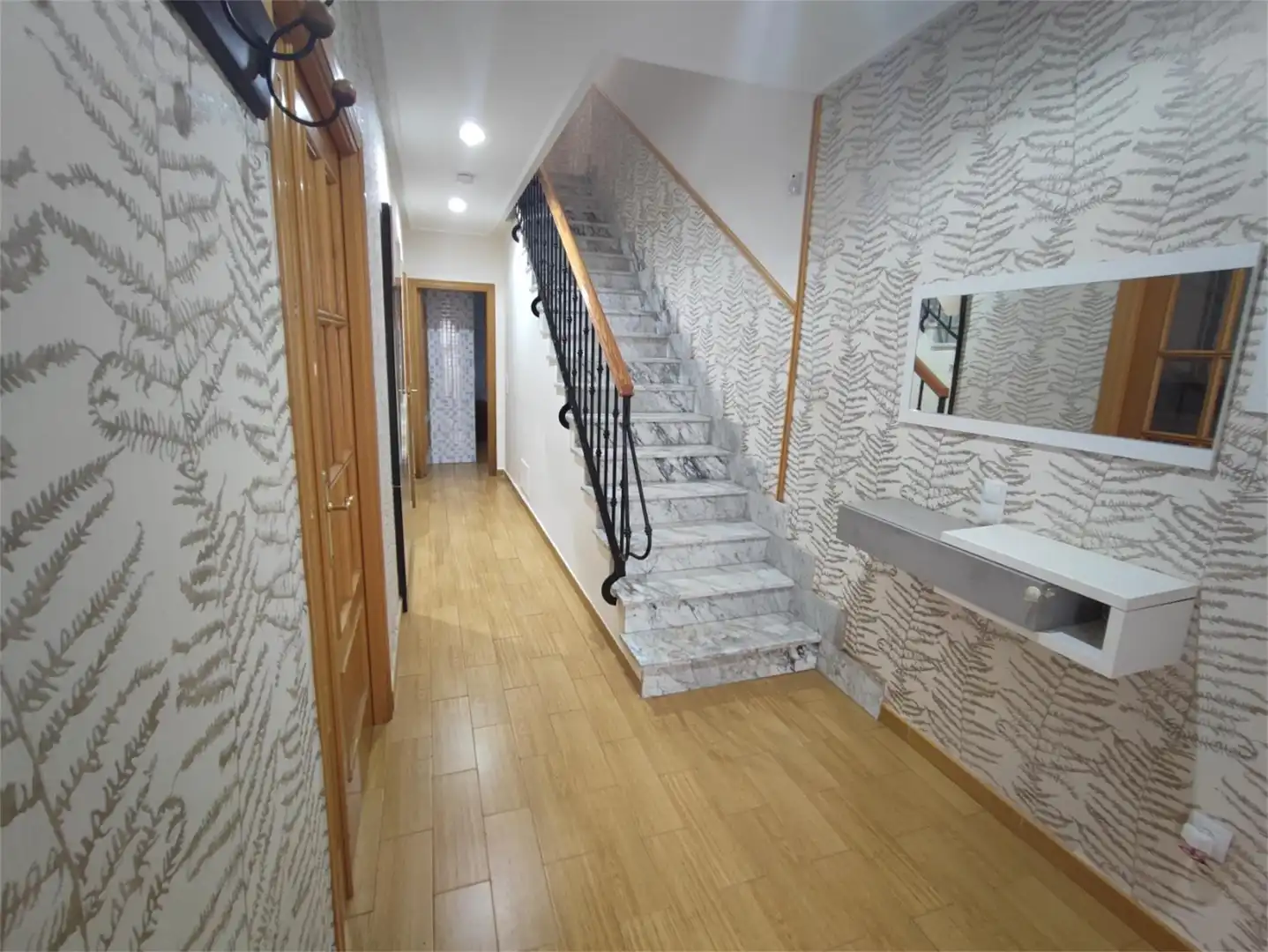 Casa adosada en venta en Calle Campoamor, 13, Socuéllamos Casa adosada en venta en Socuéllamos con Aire acondicionado y Balcón