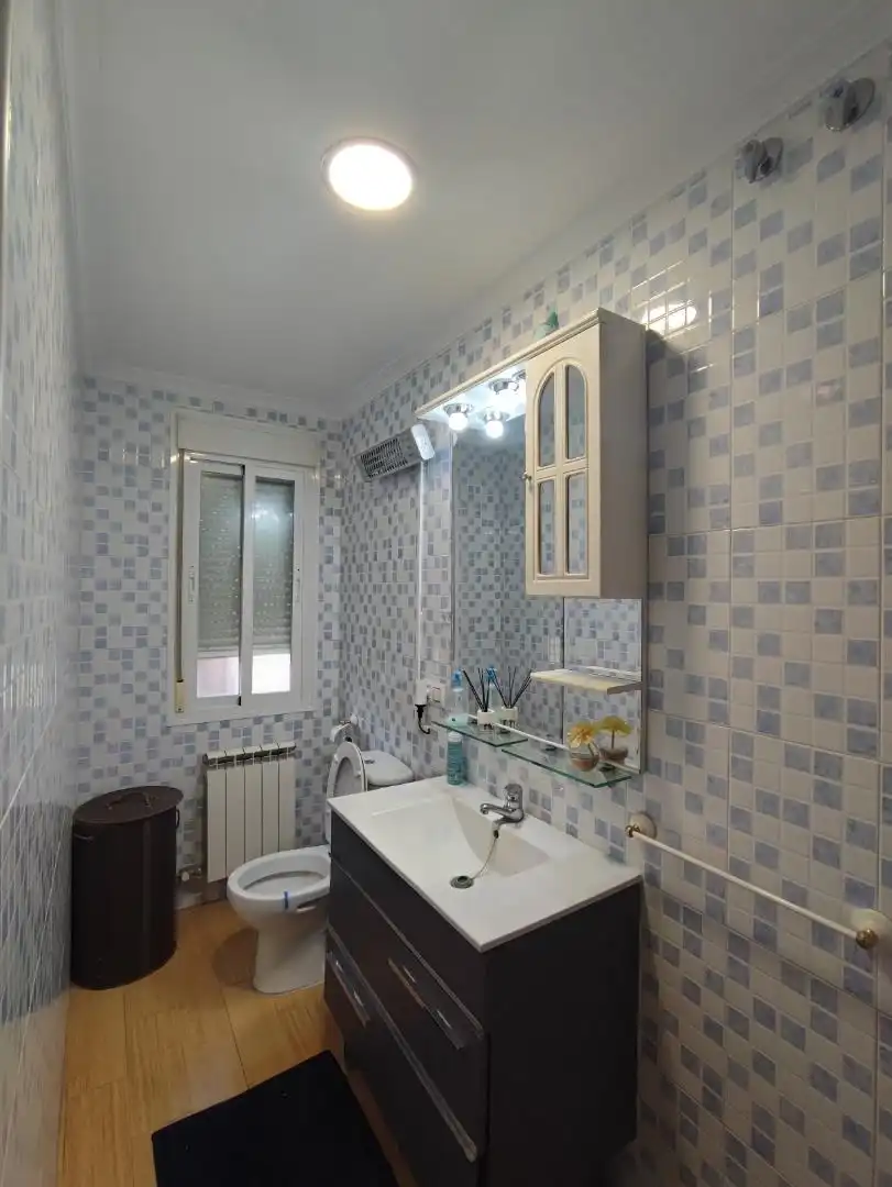 Casa adosada en venta en Calle Campoamor, 13, Socuéllamos Baño de Casa adosada en venta en Socuéllamos con Aire acondicionado y Balcón