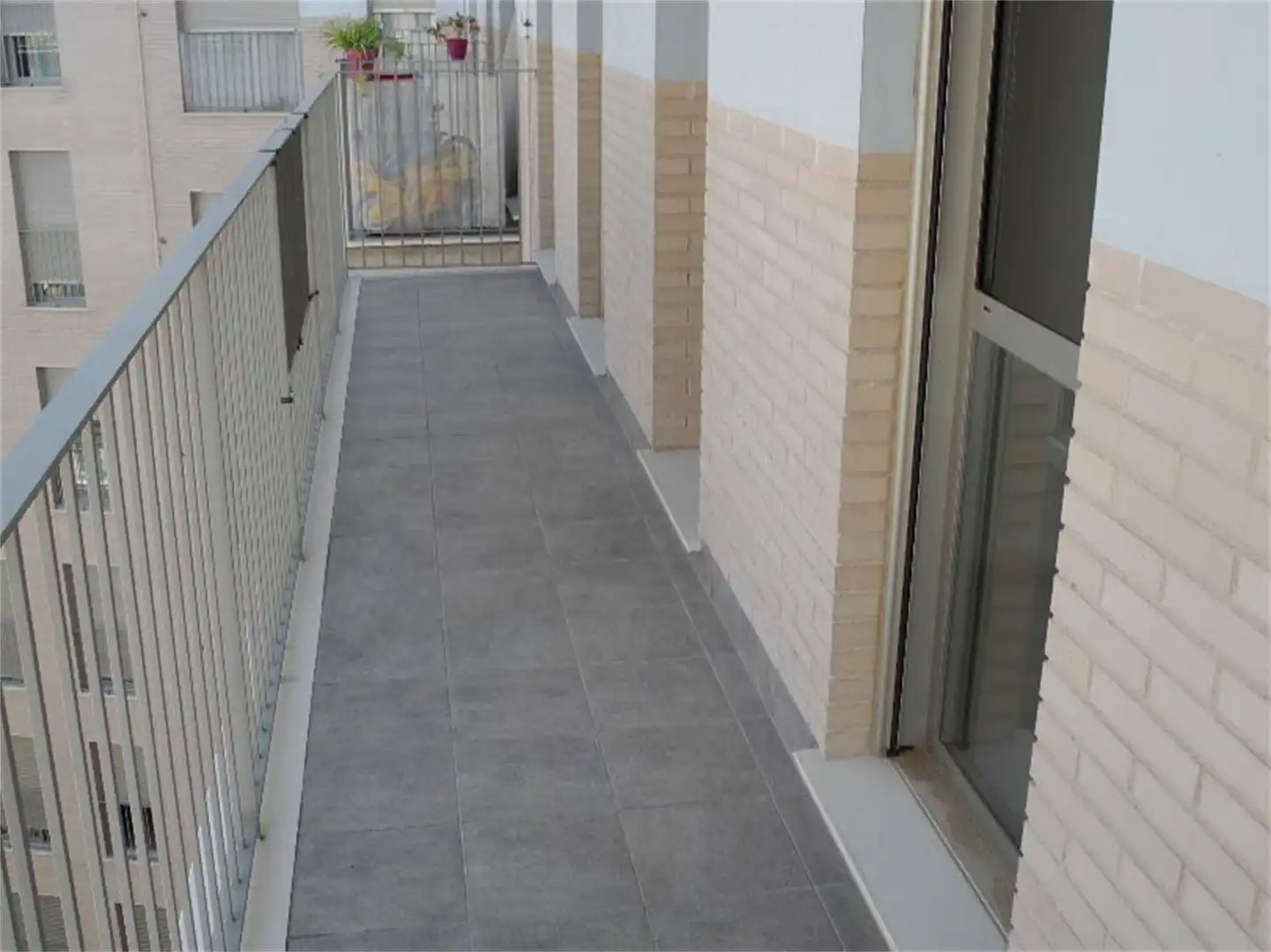 Terrasse von Wohnung zum Verkauf in Vinaròs mit Klimaanlage, Heizung und Privatgarten