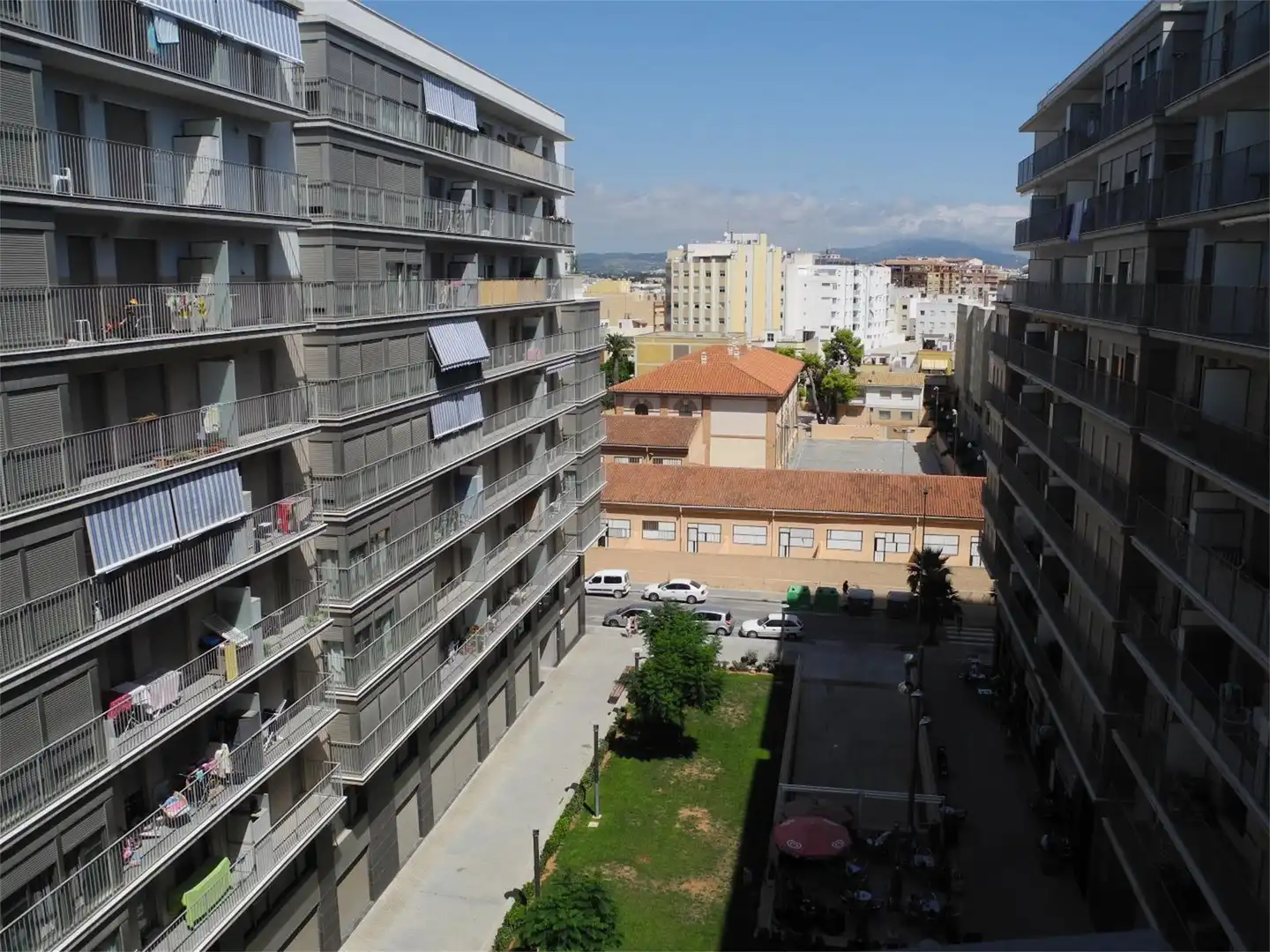 Außenansicht von Wohnung zum Verkauf in Vinaròs mit Klimaanlage, Heizung und Privatgarten