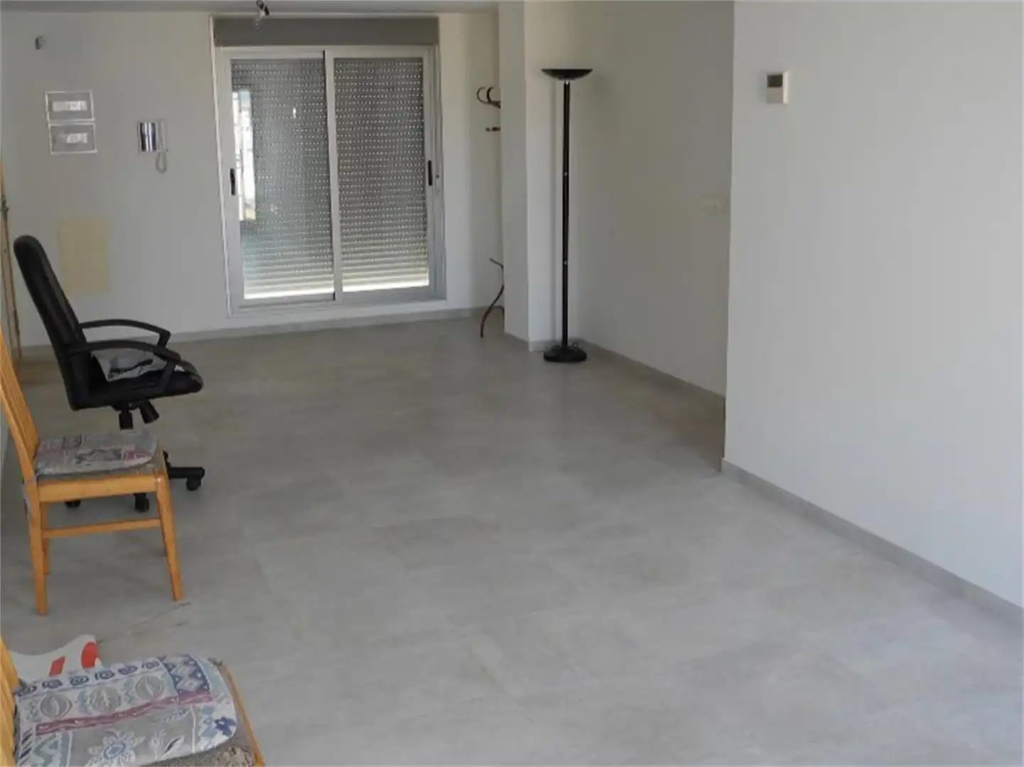 Wohnung zum Verkauf in Vinaròs mit Klimaanlage, Heizung und Privatgarten
