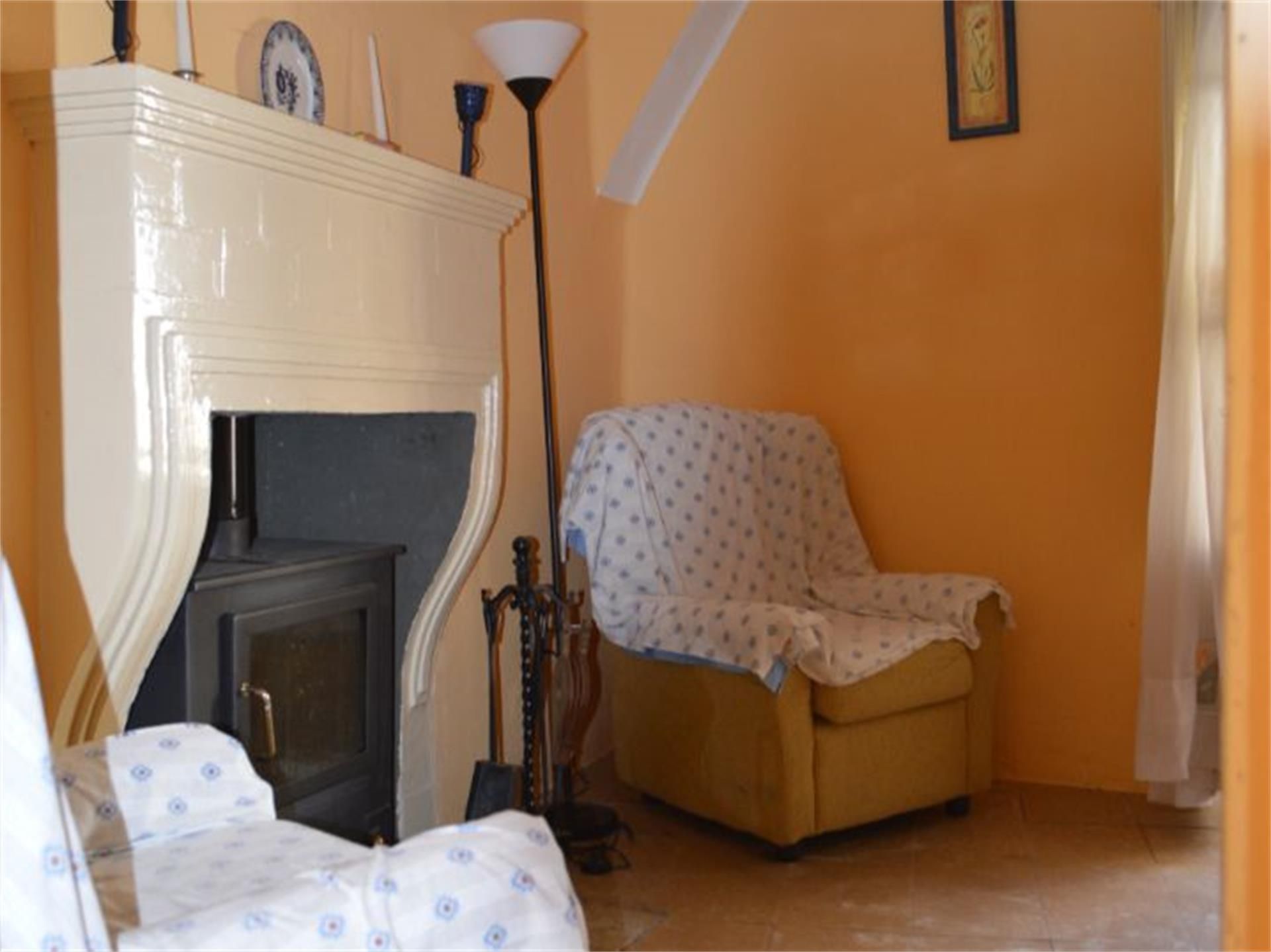 Sala d'estar de Casa adosada en venda en La Granadella amb Moblat i Balcó