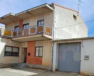 Vista exterior de Casa adosada en venda en Nava de Roa amb Terrassa