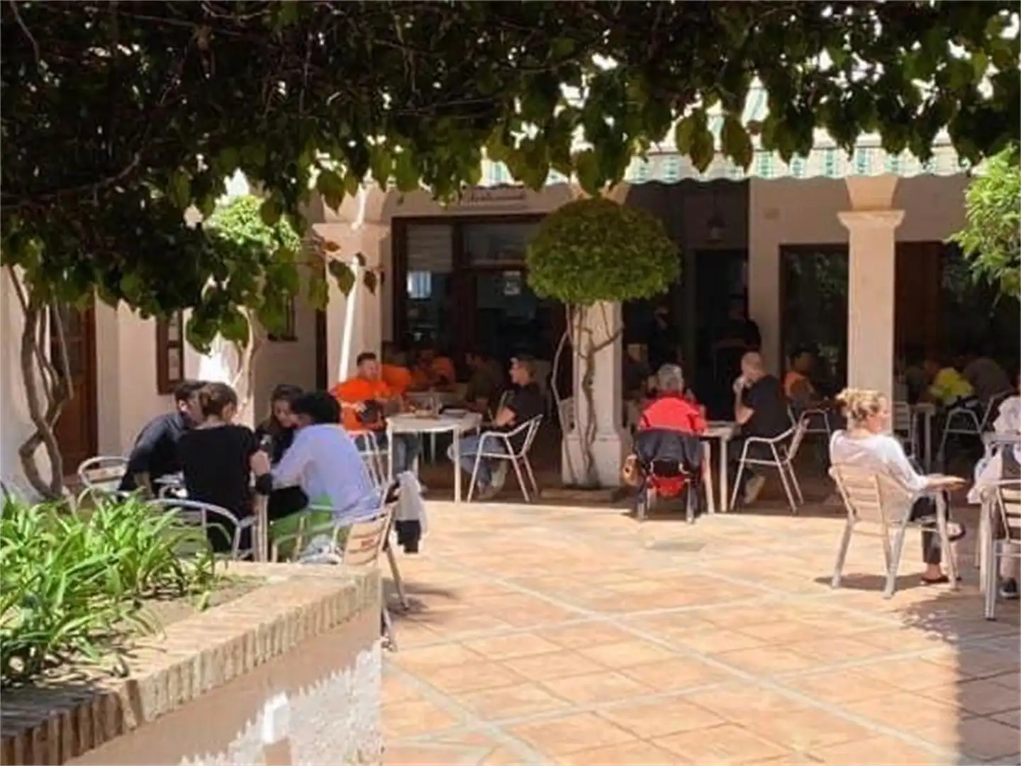 Local en venda a Avenida de Paniagua, Sotogrande Costa Local en venda en Sotogrande amb Aire condicionat, Calefacció i Moblat