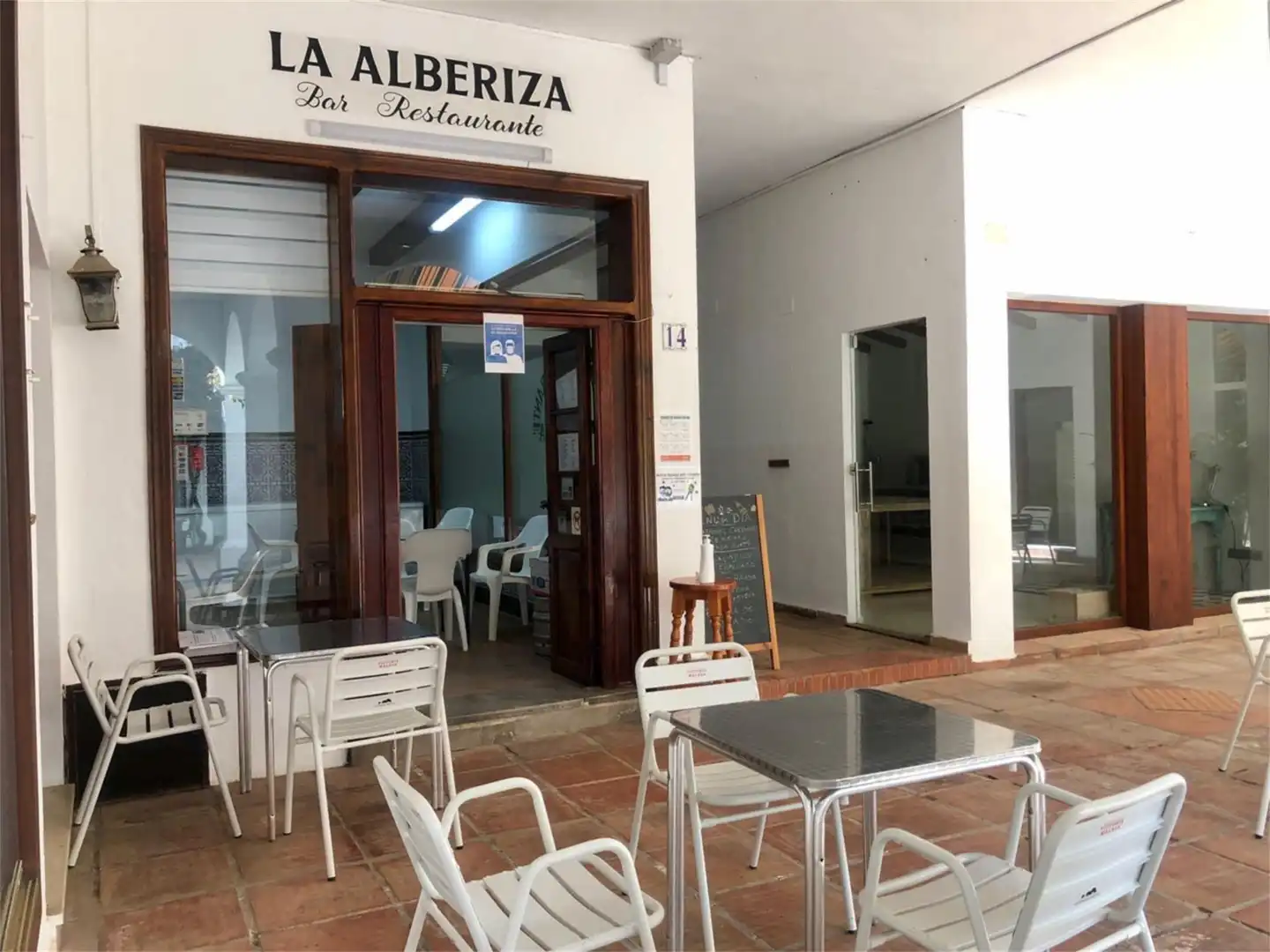 Local en venda a Avenida de Paniagua, Sotogrande Costa Local en venda en Sotogrande amb Aire condicionat, Calefacció i Moblat