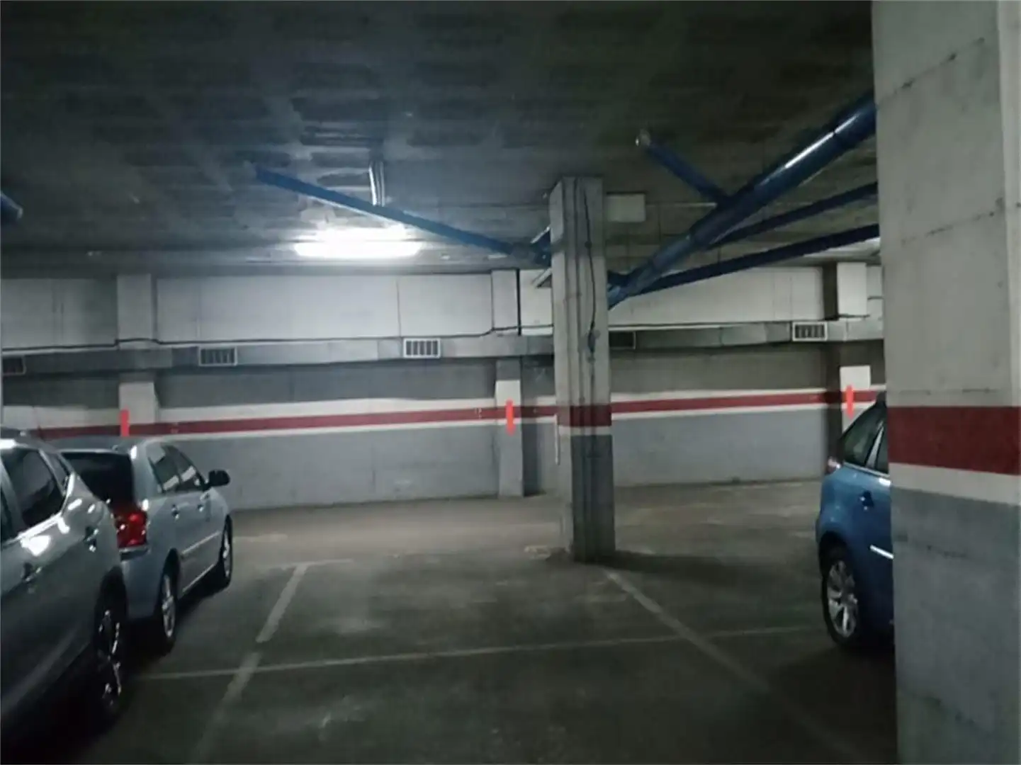 Garage zur Miete in Carrer de l'Aprestadora, 31, Santa Eulàlia Parkplatz von Garage zur Miete in L'Hospitalet de Llobregat