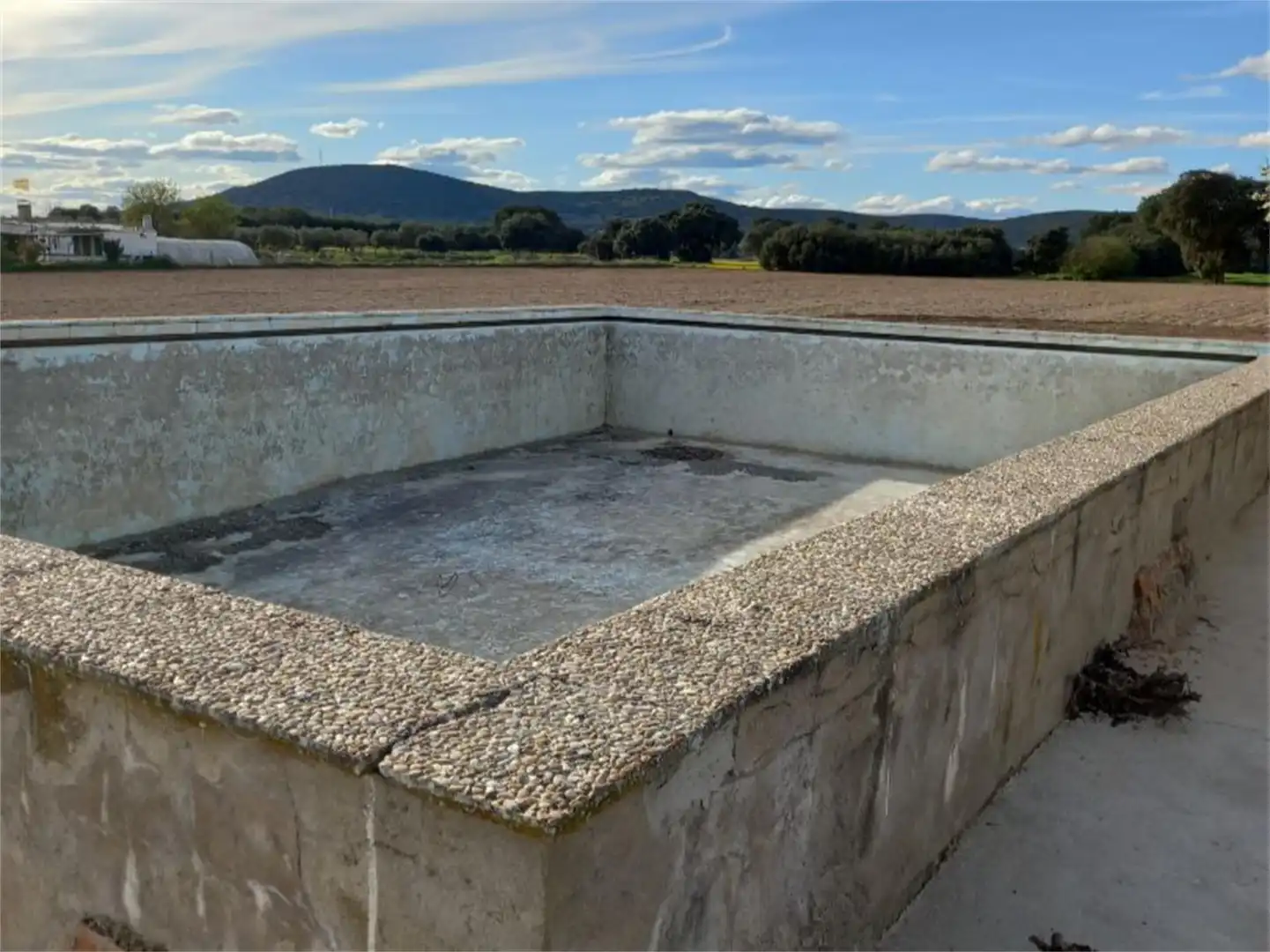 Land for sale in Calle Real, Villamayor de Calatrava Swimming pool of Land for sale in Villamayor de Calatrava