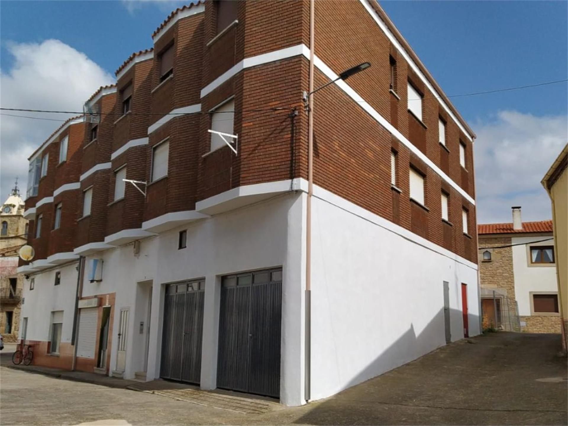 Exterior view of Flat for sale in Lumbrales  with Furnished