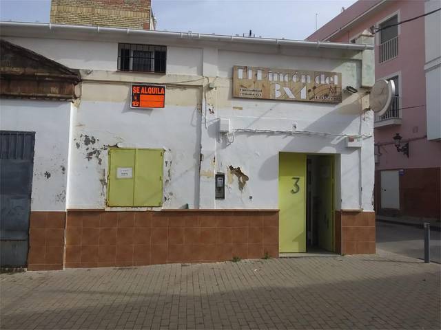 Local comercial en Alquiler en Calle Manuel Carbonell Carmona en La Algaba