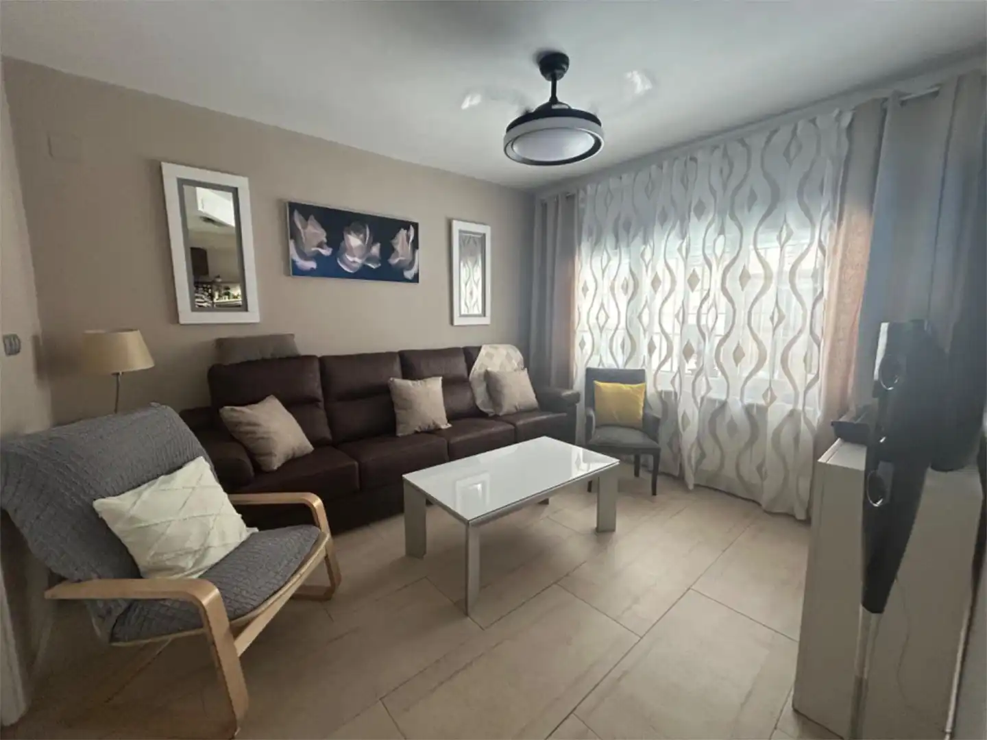 Casa adosada en venta en Calle Los Almendros, 6, San Felipe - El Almendral - La Merced Sala de estar de Casa adosada en venta en Jaén Capital con Aire acondicionado, Terraza y Balcón