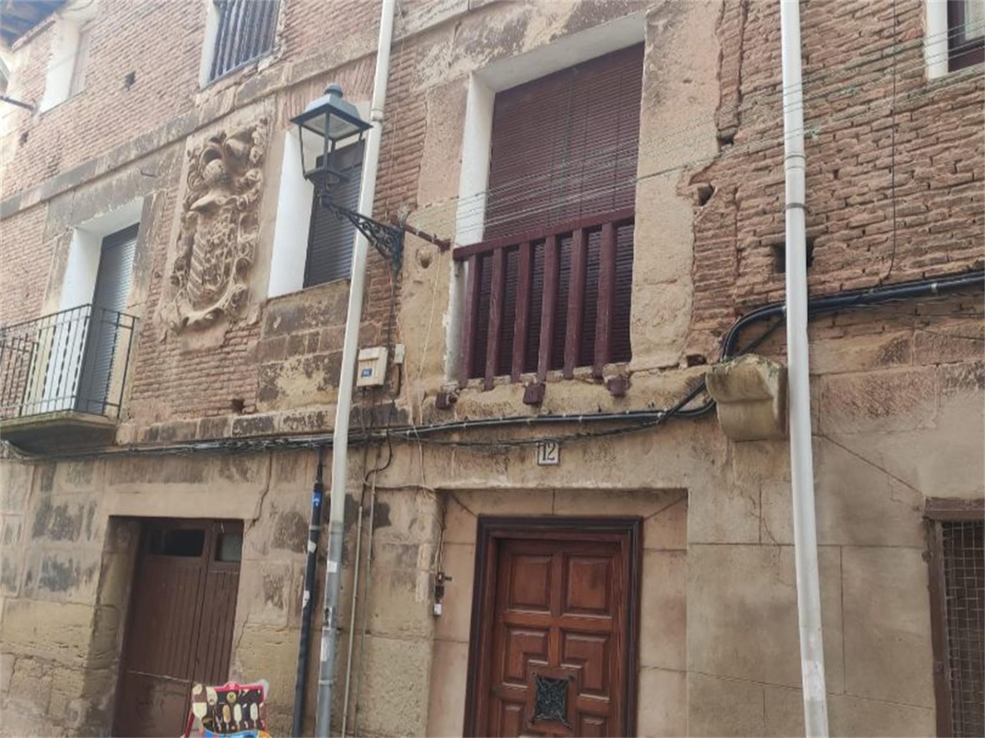 Vista exterior de Casa adosada en venda en Navarrete amb Terrassa