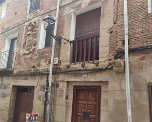 Vista exterior de Casa adosada en venda en Navarrete amb Terrassa