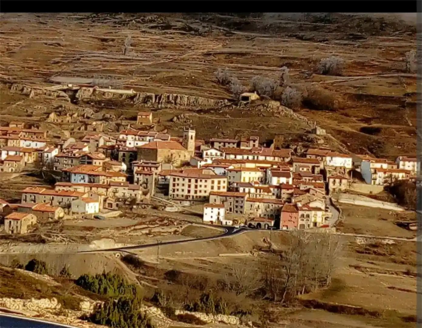 Außenansicht von Wohnungen zum Verkauf in Valdelinares mit Heizung, Parkett und Terrasse