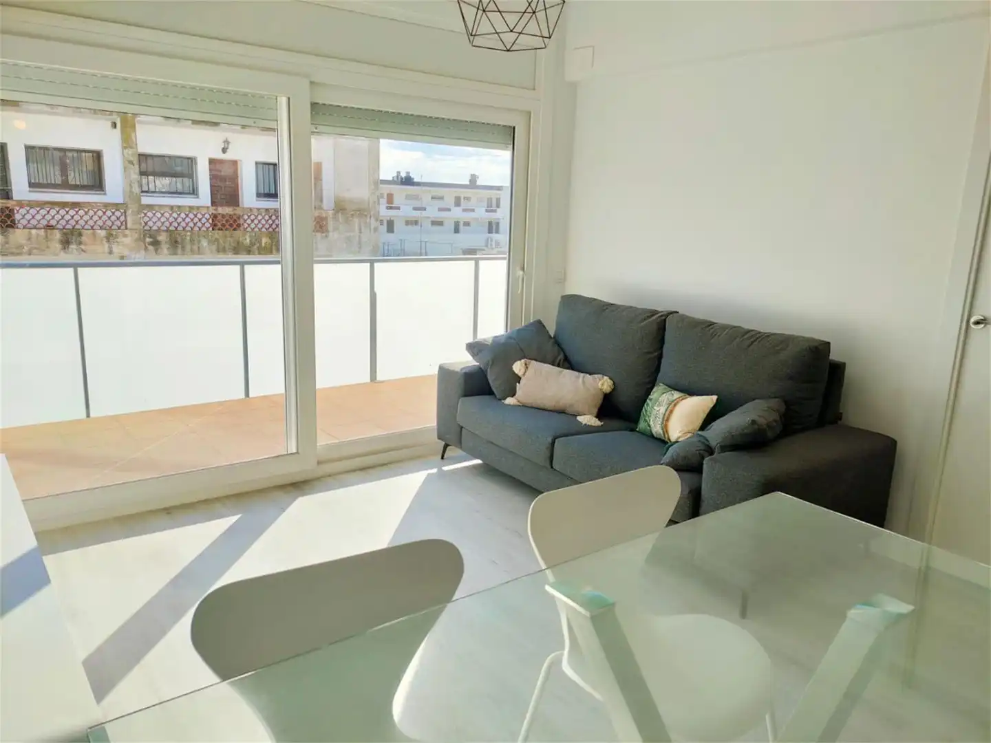 Piso en venta en Passatge Mori, 4, Moxó - Sant Mori Sala de estar de Piso en venta en Empuriabrava con Terraza y Balcón