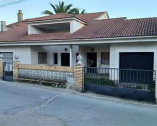 Exterior view of Flat for sale in La Adrada 