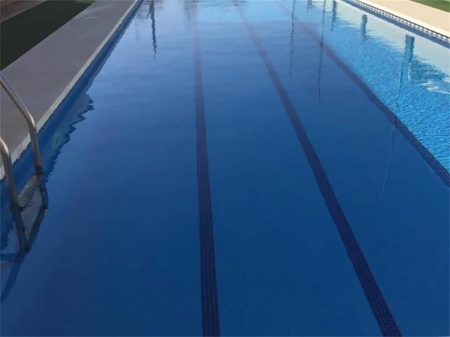 Pis en venda a Calle Sector Calamón, Coto Piscina de Pis en venda en Almonte amb Aire condicionat, Calefacció i Jardí privat