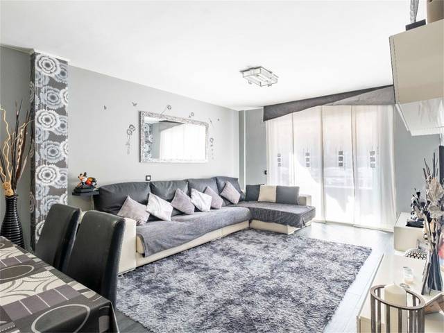 Piso En Venta En Carrer De Les Casetes De Muntaner Vallirana 