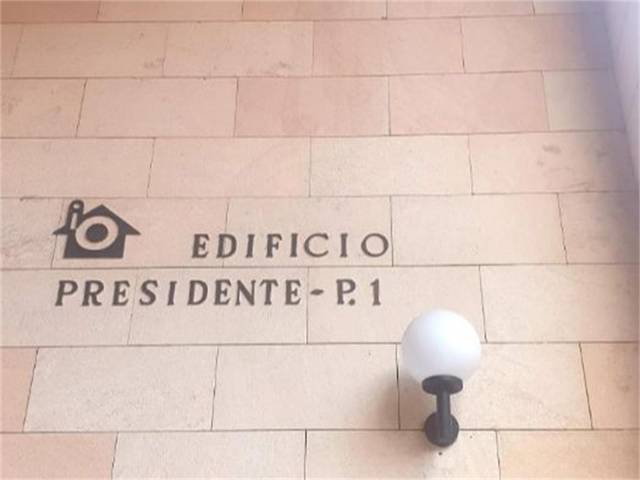 Local comercial en Alquiler en Calle Juan Antonio Cansino Rioboo en Casco Antiguo