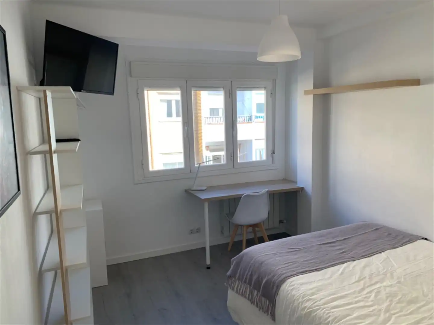 Habitació a Calle Don Blasco de Alagón, Alagón Dormitori de Pis per a compartir en Alagón amb Aire condicionat, Calefacció i Parquet