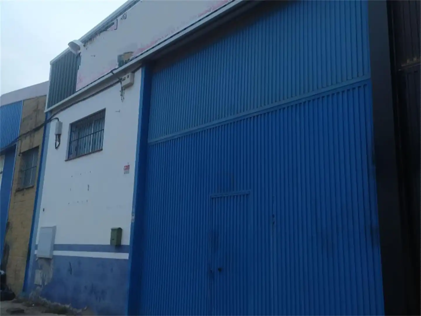 Vista exterior de Nave industrial en venta en El Viso del Alcor con Aire acondicionado