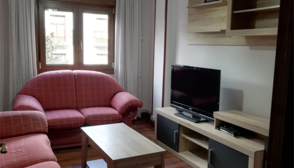 Piso en venta en Barrio Arantzazuko Ama, Legazpi, Gipuzkoa - imagen 1 Foto 1 de Piso en venta en Barrio Arantzazuko Ama, Legazpi, Gipuzkoa