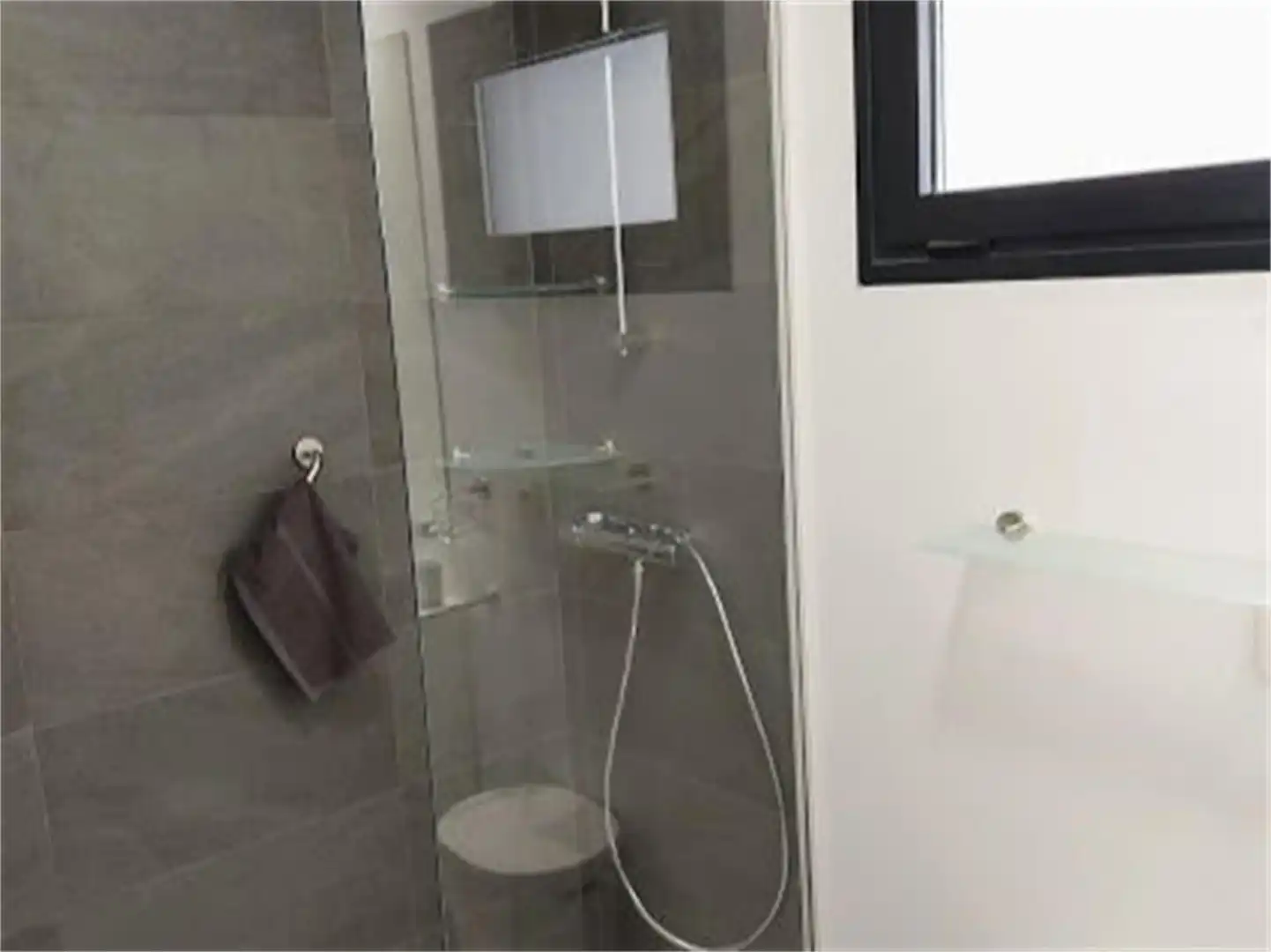 Apartamento de alquiler en Calle Playa de Punta Candor, Rota Baño de Apartamento de alquiler en Rota con Jardín privado, Terraza y Amueblado