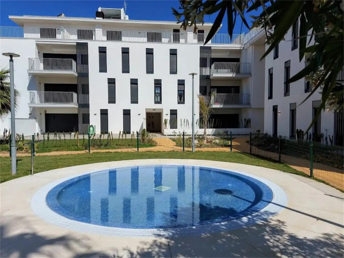 Apartamento de alquiler en Calle Playa de Punta Candor, Rota Piscina de Apartamento de alquiler en Rota con Jardín privado, Terraza y Amueblado
