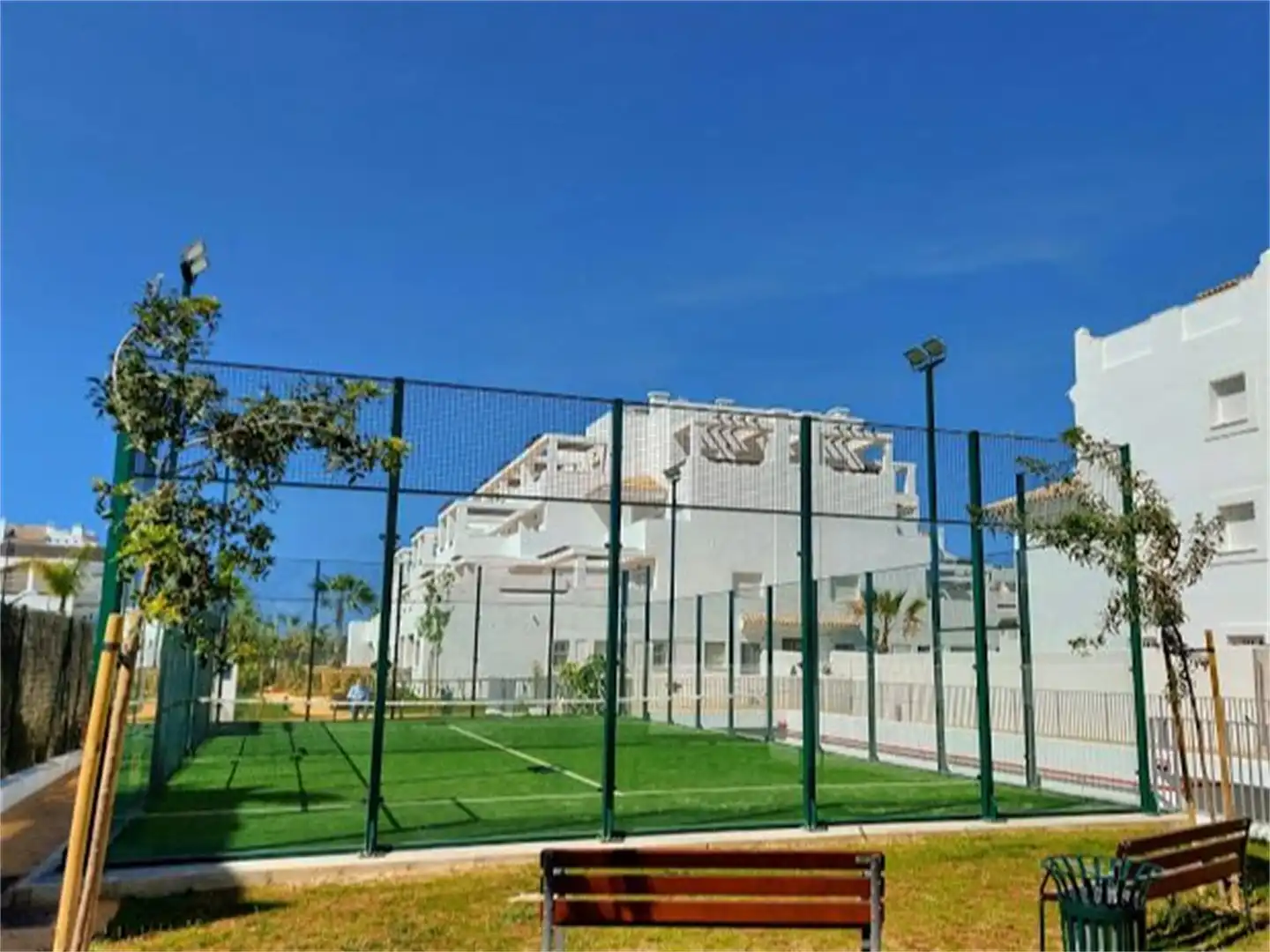 Apartamento de alquiler en Calle Playa de Punta Candor, Rota Vista exterior de Apartamento de alquiler en Rota con Jardín privado, Terraza y Amueblado
