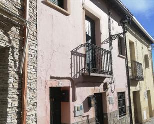 Vista exterior de Casa adosada en venda en Torrelaguna amb Balcó