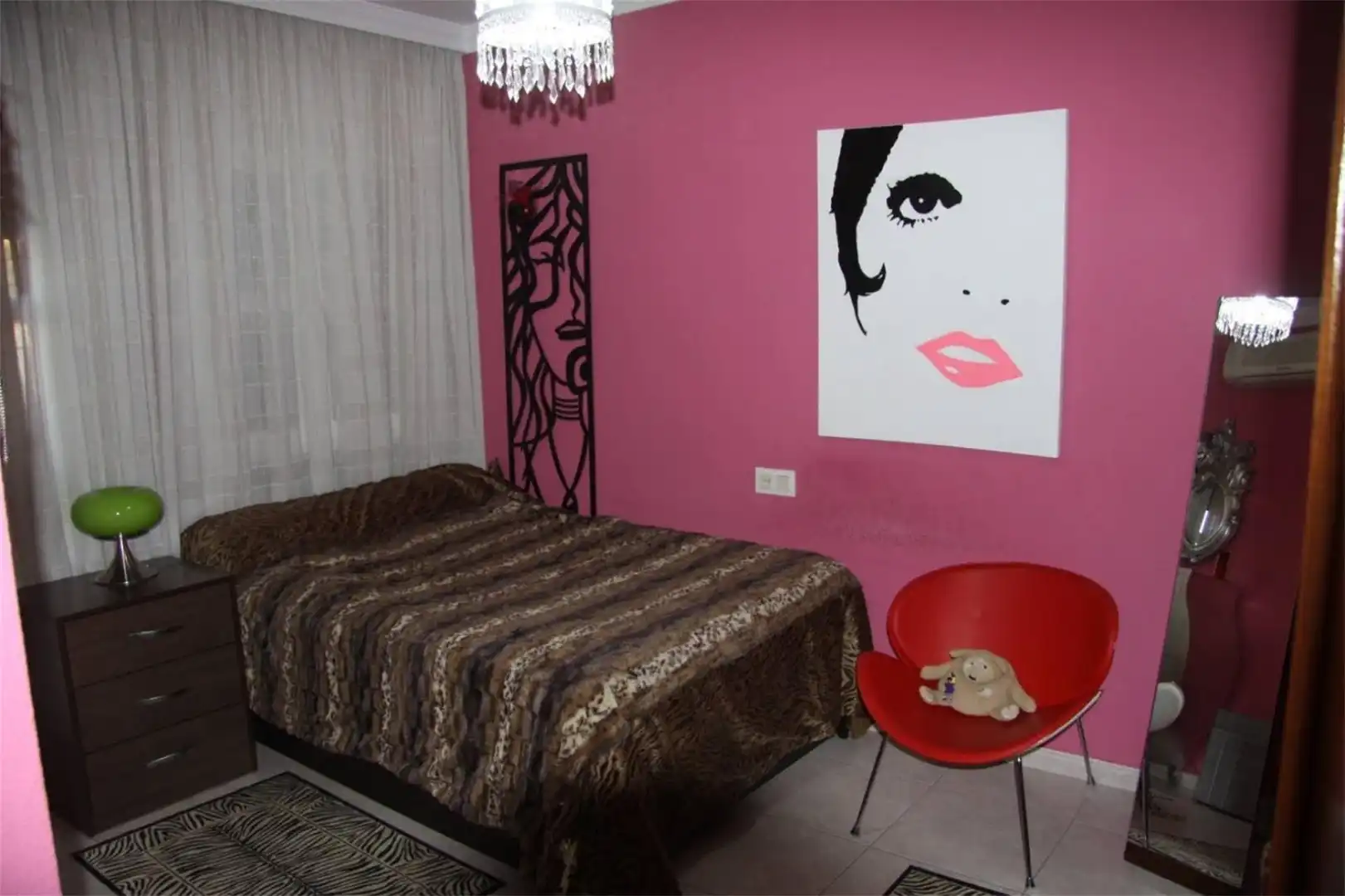 Habitación de Dúplex en venta en Melilla con Aire acondicionado, Amueblado y Parking comunitario