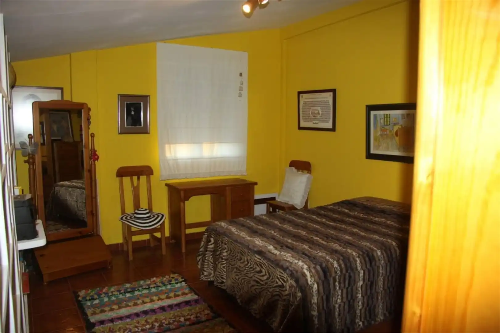 Habitación de Dúplex en venta en Melilla con Aire acondicionado, Amueblado y Parking comunitario