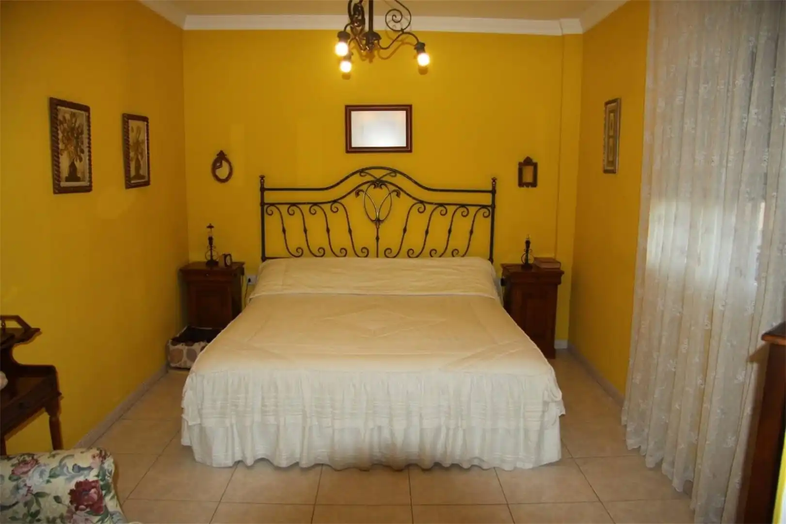 Habitación de Dúplex en venta en Melilla con Aire acondicionado, Amueblado y Parking comunitario