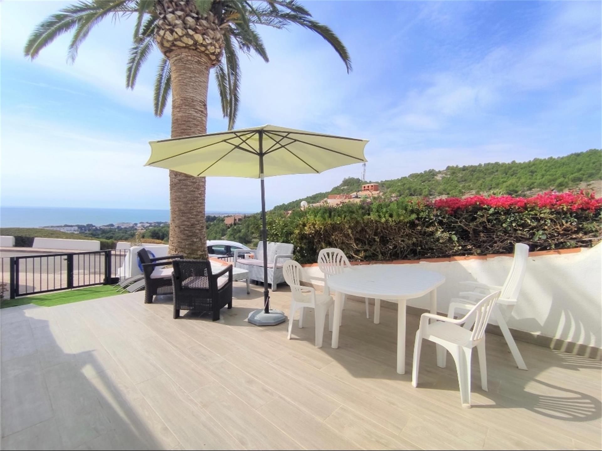 Terrassa de Casa adosada en venda en Alcalà de Xivert amb Jardí privat, Parquet i Terrassa