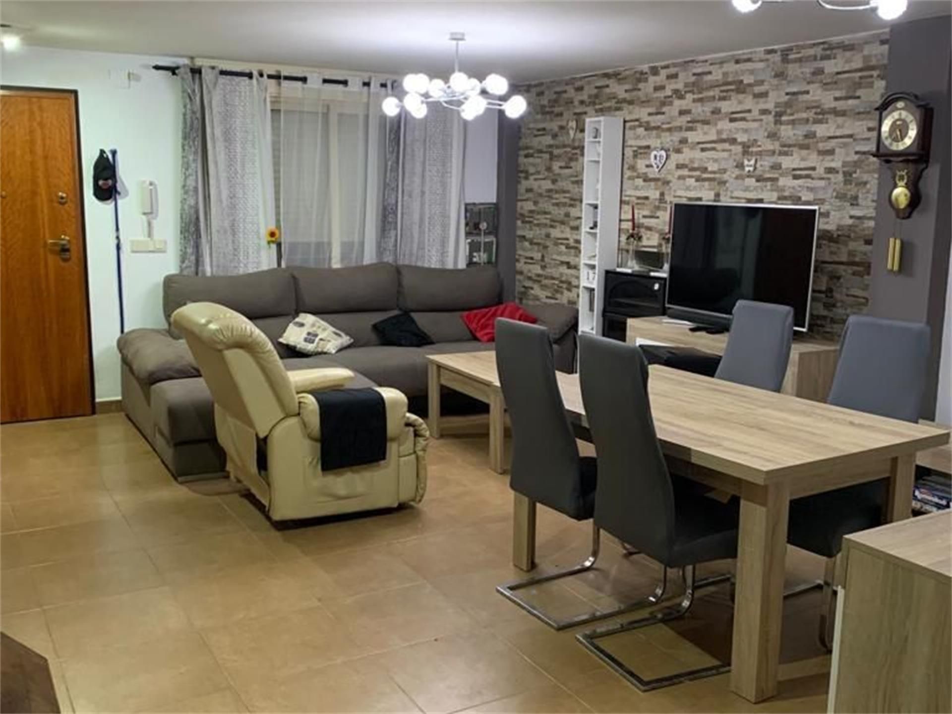 Sala d'estar de Pis en venda en Montserrat amb Aire condicionat, Jardí privat i Parquet