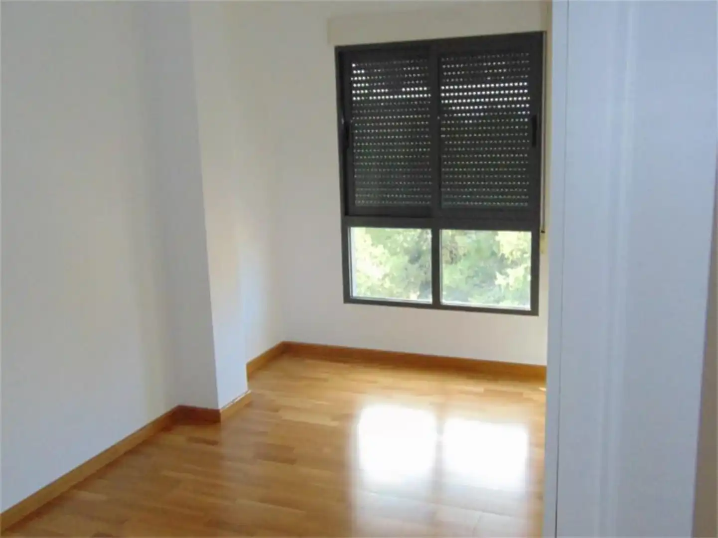 Piso en venta en Avenida Gandía, 19, Alquenència - Venècia Habitación de Piso en venta en Alzira con Aire acondicionado y Balcón