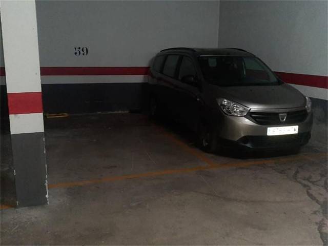 Garaje en Venta en Avenida de las Cortes Valencianas en Barrio de Benicalap