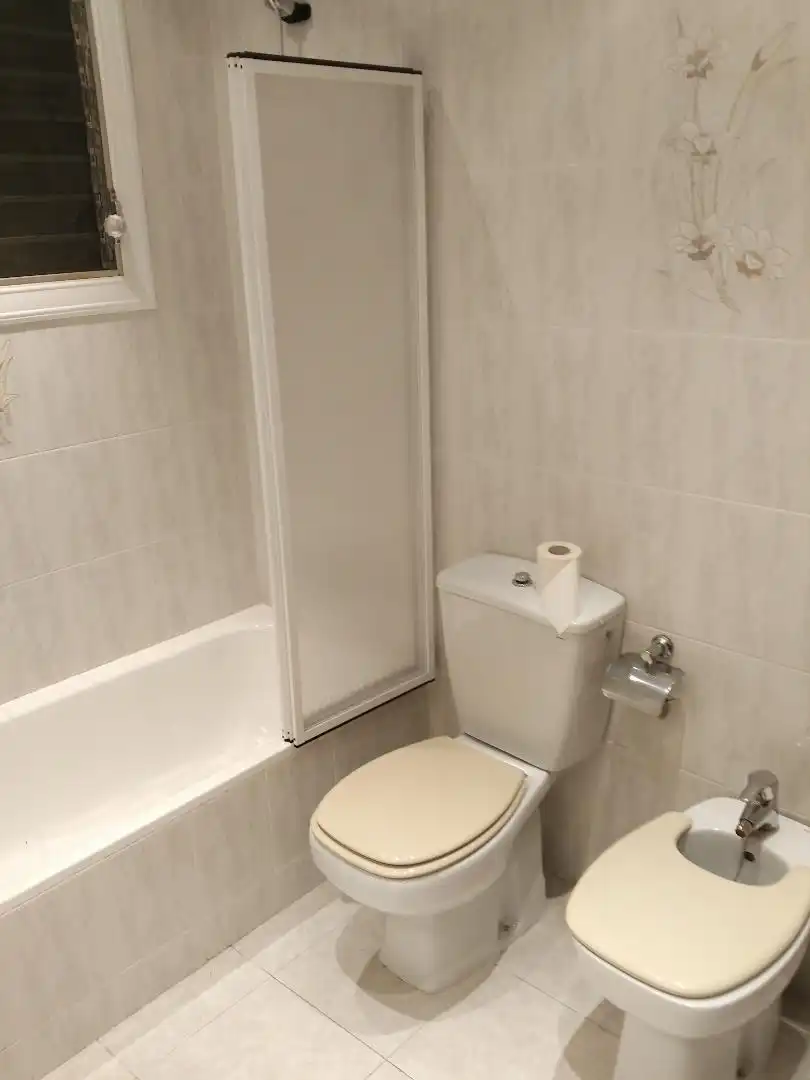 Badezimmer von Einfamilien-Reihenhaus zum Verkauf in Riudecols mit Terrasse, Abstellraum und Möbliert