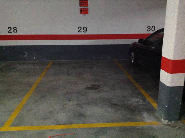 Garaje en Venta en Paseo de Berlín en Salburua - Arantzabela