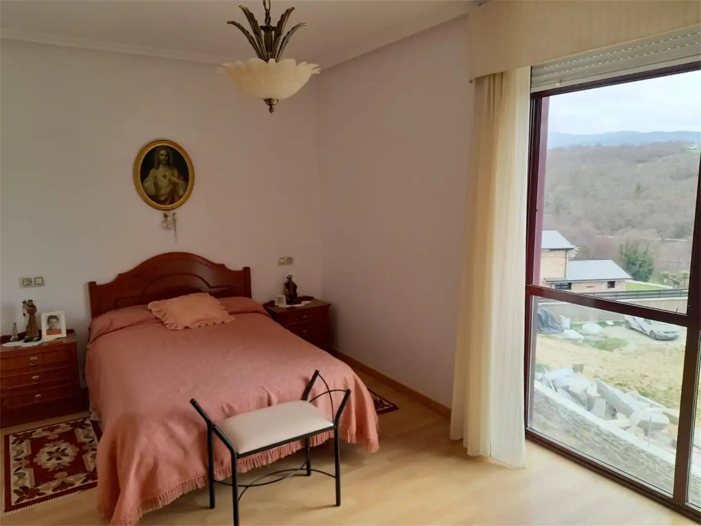 Dormitori de Casa o xalet en venda en Viana do Bolo amb Calefacció, Parquet i Moblat