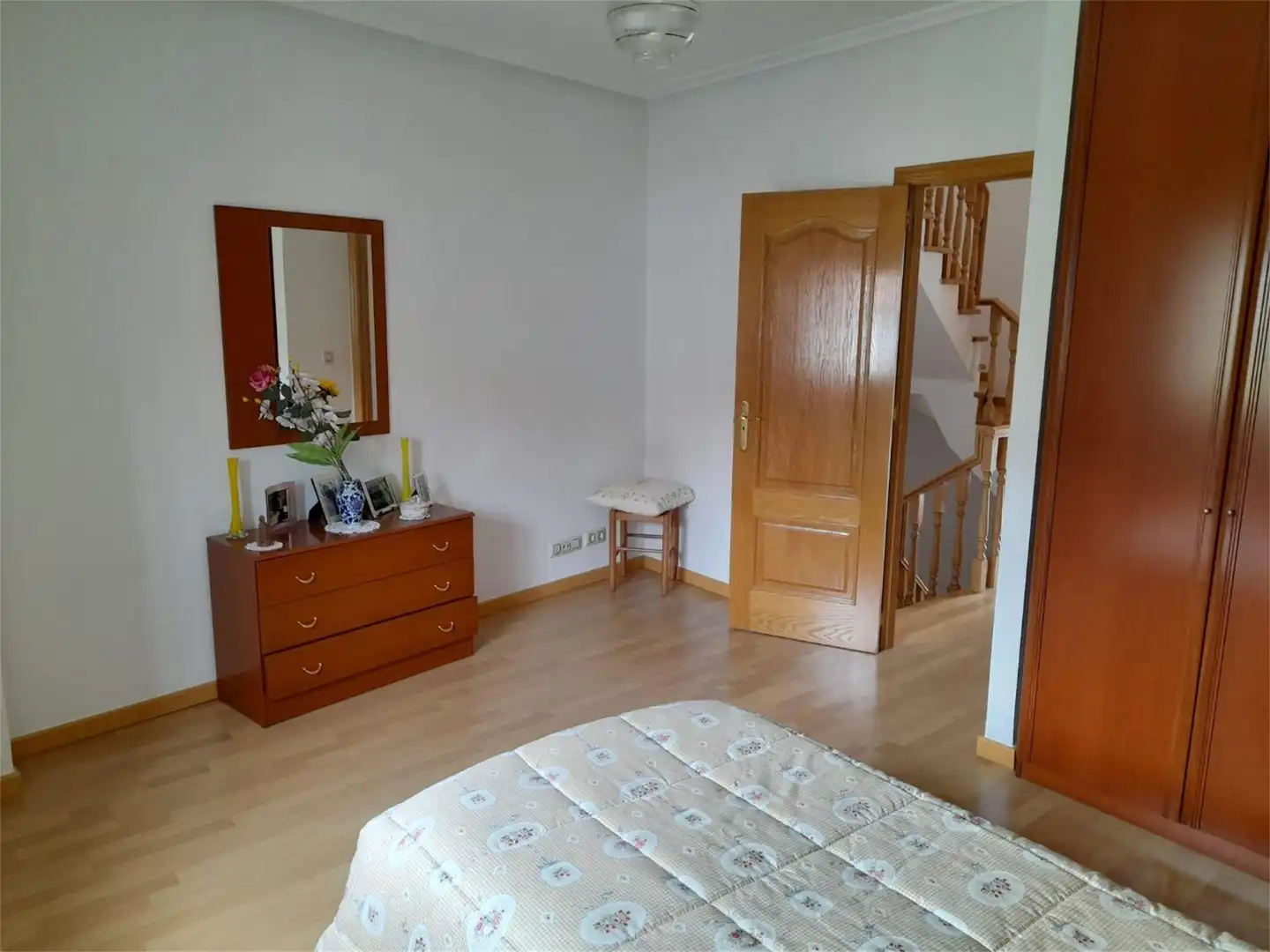 Dormitori de Casa o xalet en venda en Viana do Bolo amb Calefacció, Parquet i Moblat