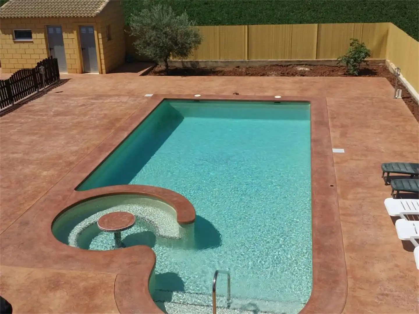 Piscina de Casa o xalet en venda en Archidona amb Jardí privat, Parquet i Terrassa