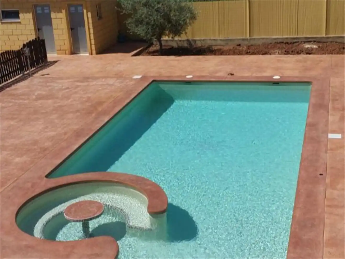 Piscina de Casa o xalet en venda en Archidona amb Jardí privat, Parquet i Terrassa