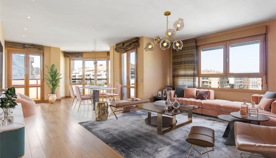 Photo 1 of Flat for sale in Avenida de la Solidaridad, Residencia, La Rioja