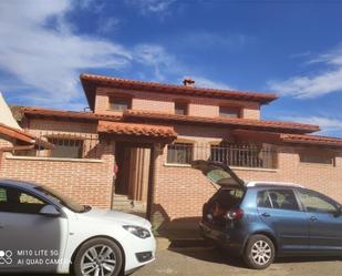 Exterior view of House or chalet for sale in Villazanzo de Valderaduey  with Terrace and Balcony