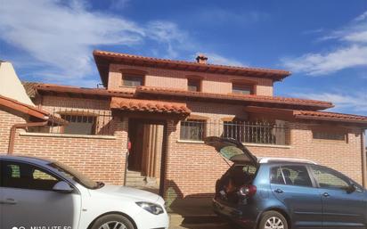 47 Viviendas y casas en venta en Comarca de Sahagún | fotocasa