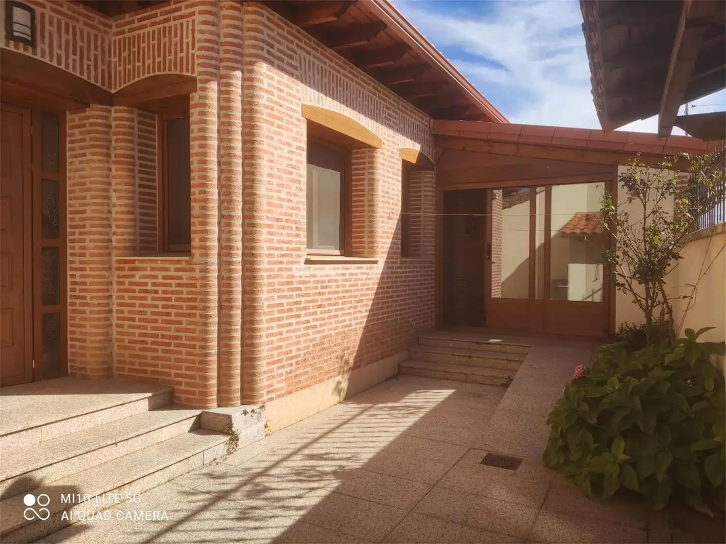 Casa o chalet en venta en Calle Iglesia, Villazanzo de Valderaduey Vista exterior de Casa o chalet en venta en Villazanzo de Valderaduey con Terraza y Balcón