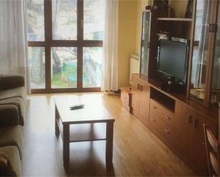 Living room of Flat to rent in Cangas del Narcea  with Heating, Parquet flooring and Furnished