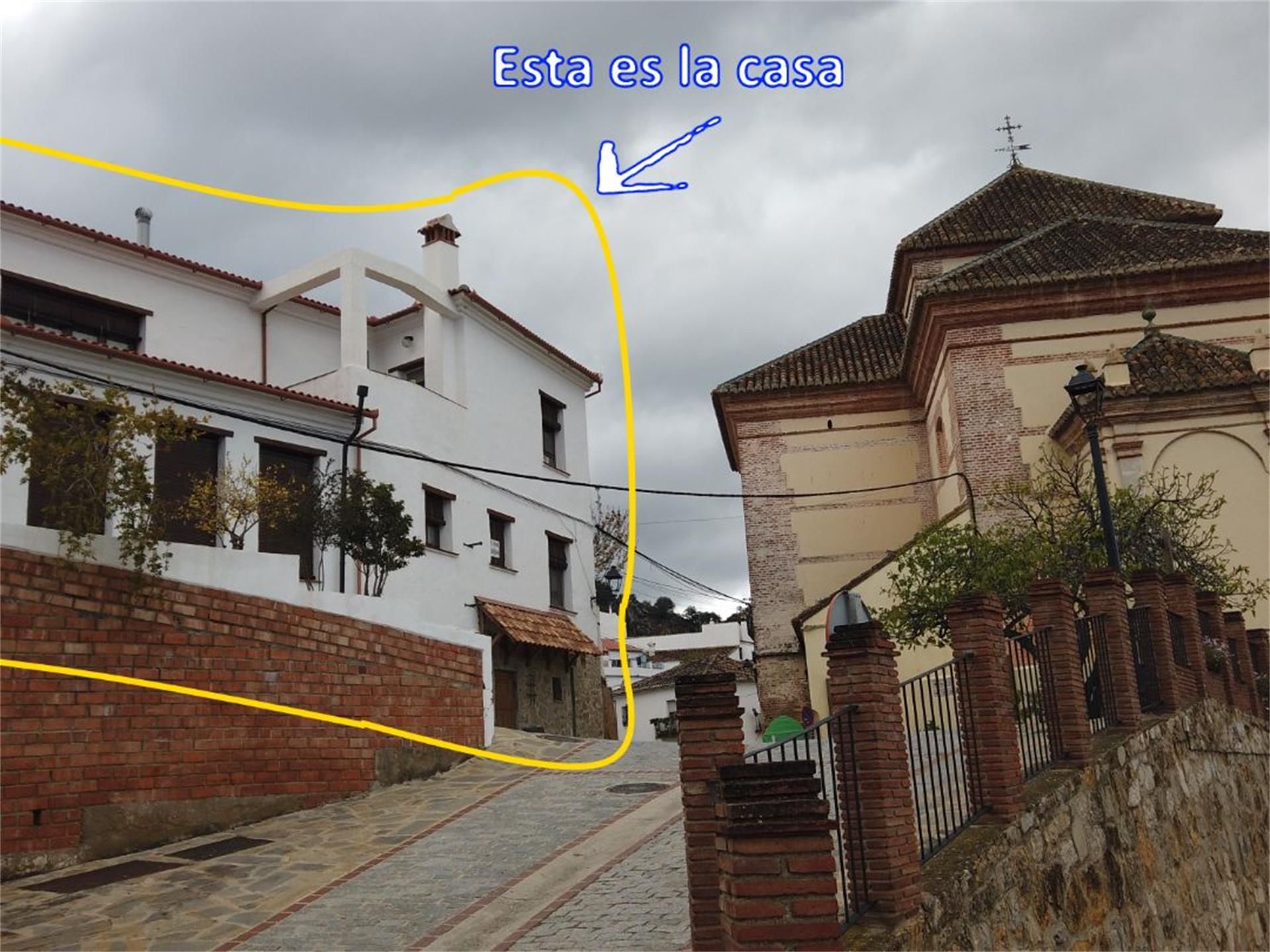 Vista exterior de Casa adosada en venda en Alpandeire amb Aire condicionat, Calefacció i Jardí privat