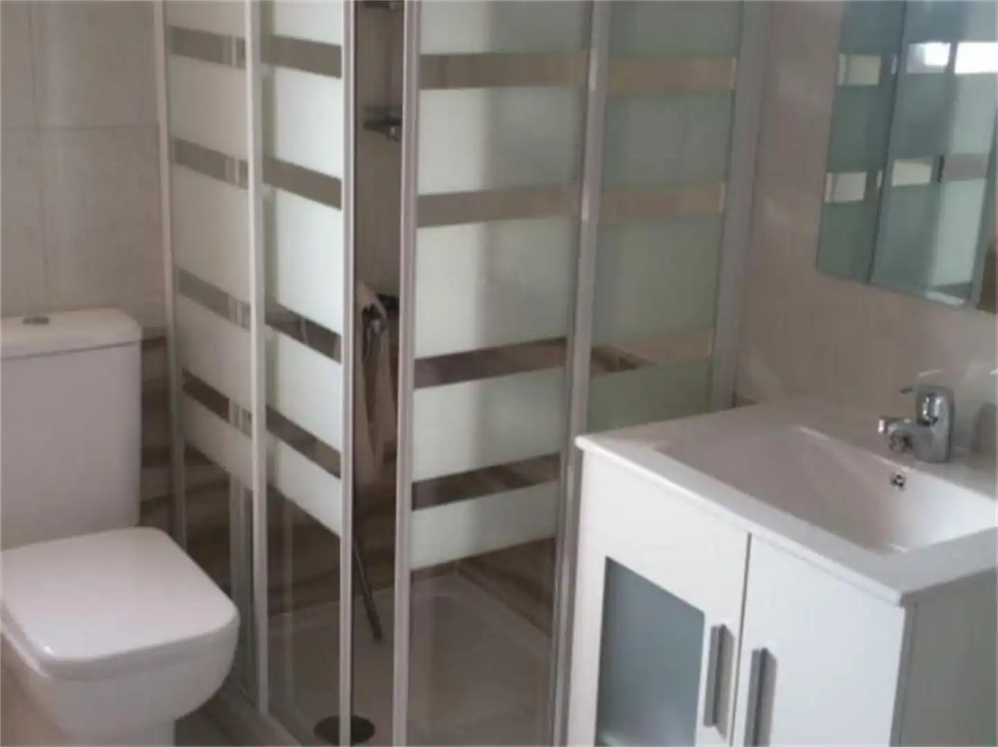 Casa o chalet de alquiler en Calle Los Enebros, 14, Mejostilla Baño de Casa o chalet de alquiler en Cáceres con Calefacción, Jardín privado y Terraza