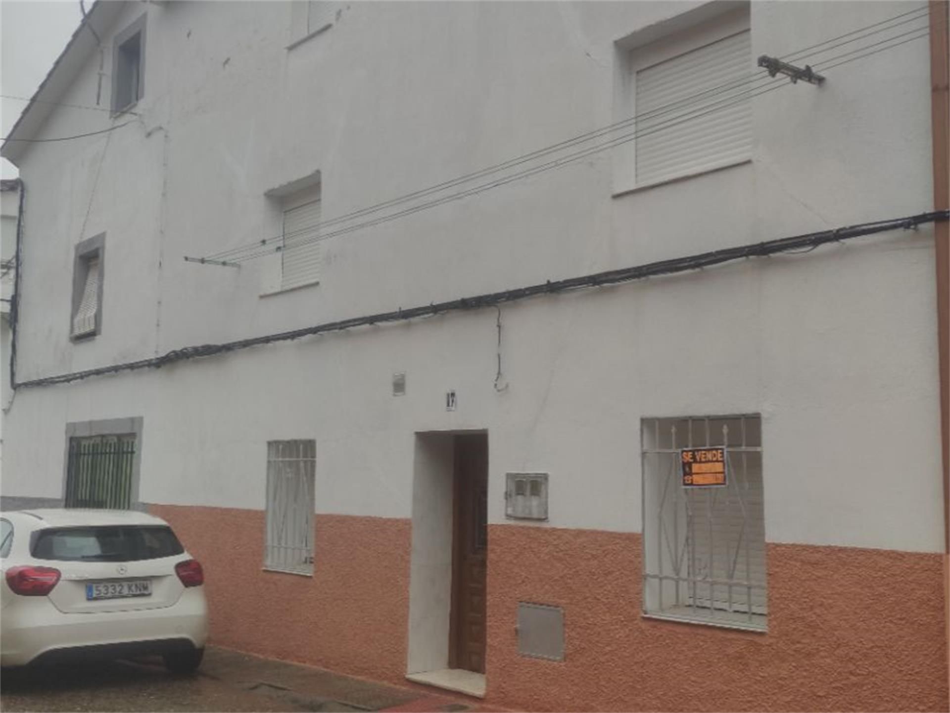 Casa adosada en venda a Calle Garganta de Minchones, Jarandilla de la Vera Vista exterior de Casa adosada en venda en Jarandilla de la Vera amb Traster i Moblat